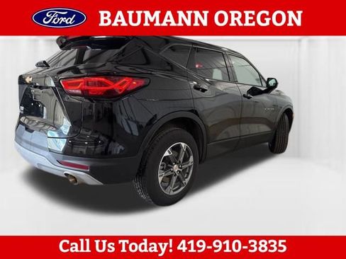 Used 2025 Chevrolet Blazer LT FWD image 3