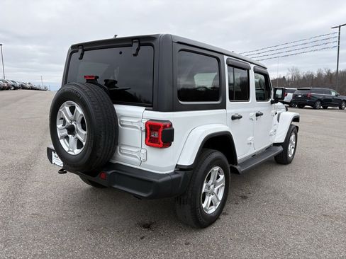 Used 2021 Jeep Wrangler Unlimited Sahara AWD/4WD image 5
