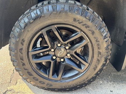 Used 2019 Chevrolet Silverado 1500 LT Trail Boss AWD/4WD image 47