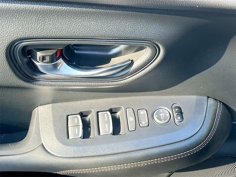 Used 2024 Honda HR-V Sport image 17