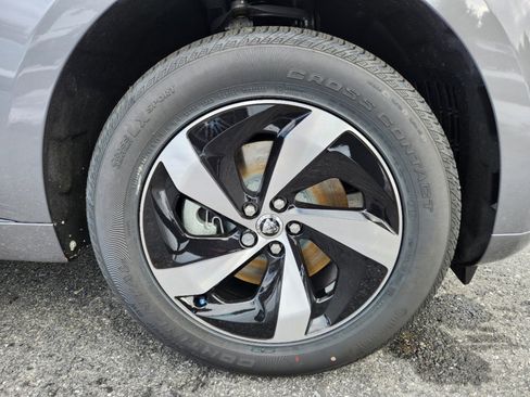 Used 2025 Jaguar F-PACE R-Dynamic S image 5