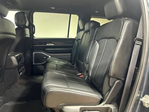 Certified 2024 Jeep Wagoneer Series II w/ Flexible Seating Group AWD/4WD image 29