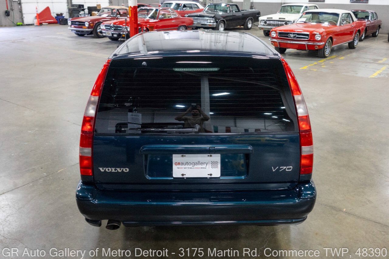 Used 1998 Volvo V70 FWD image 5