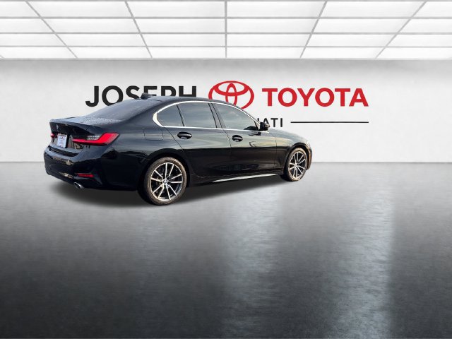 Used 2019 BMW 330i xDrive Sedan w/ Driving Assistance Package AWD/4WD image 4