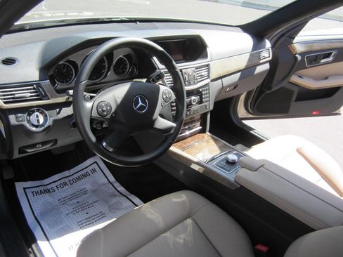 Used 2010 Mercedes-Benz E 350 Sedan image 25