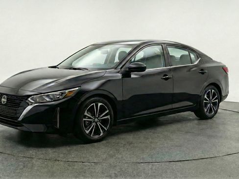 Used 2025 Nissan Sentra SV image 3