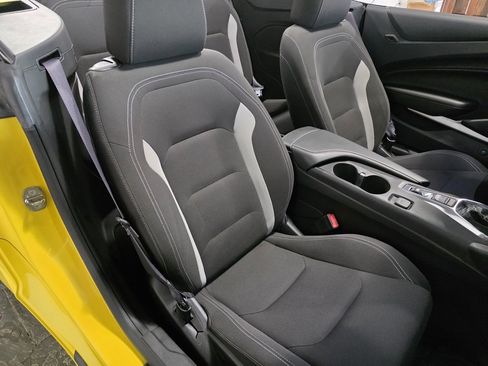 Used 2017 Chevrolet Camaro LT w/ Technology Package image 18