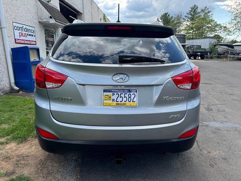 Used 2011 Hyundai Tucson GLS image 6