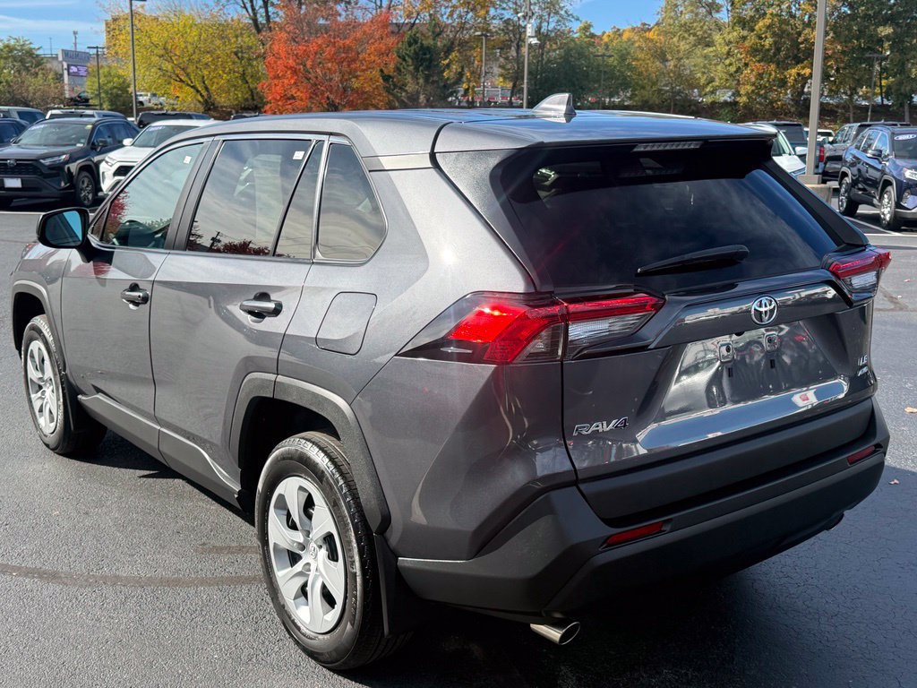 Certified 2022 Toyota RAV4 LE AWD/4WD image 7