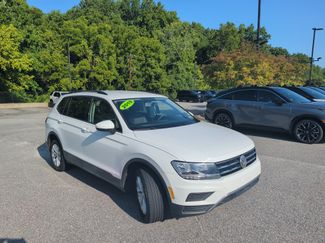 Used 2019 Volkswagen Tiguan S w/ Driver Assistance Package FWD video 2