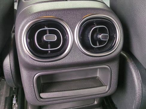 Used 2023 Mercedes-Benz GLC 300 4MATIC image 17