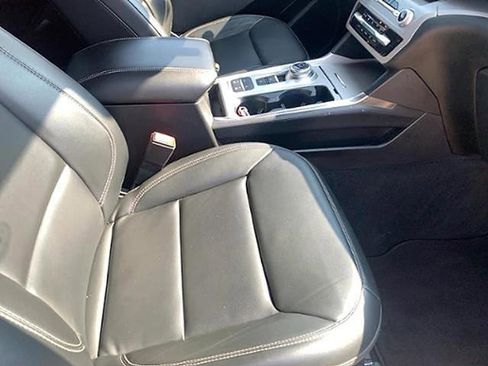 Used 2024 Ford Explorer XLT w/ Equipment Group 202A image 13