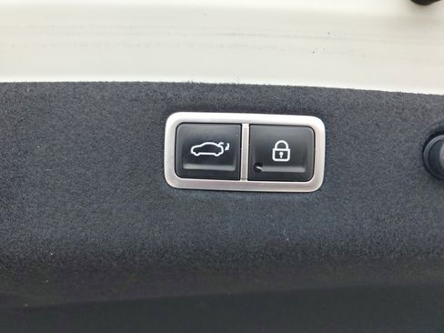 Used 2023 Genesis G70 3.3T w/ Sport Prestige Package image 12