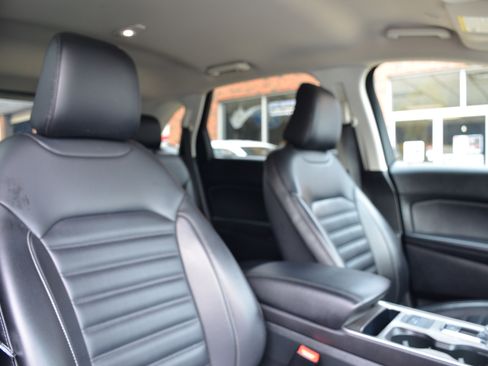 Used 2024 Ford Edge SEL image 23