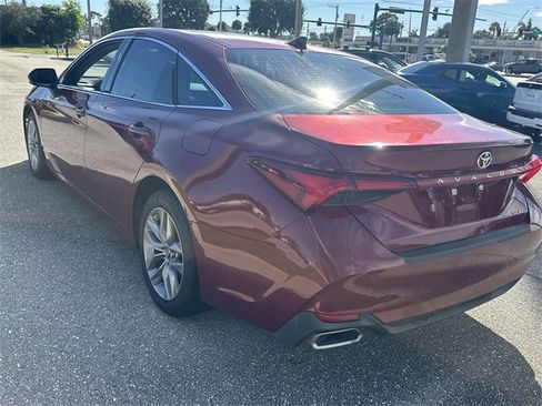 Used 2019 Toyota Avalon XLE image 16