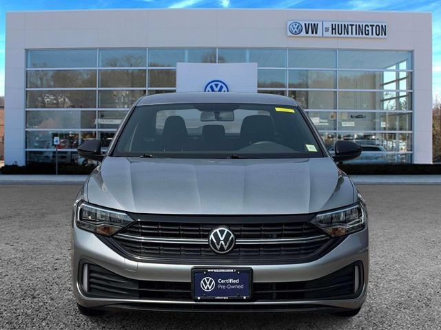 Certified 2022 Volkswagen Jetta Sport FWD image 2