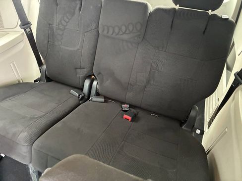 Used 2012 Dodge Grand Caravan SE image 14