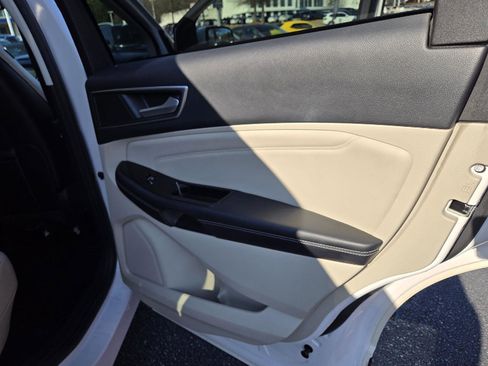 Used 2017 Ford Edge Titanium w/ Equipment Group 301A image 15