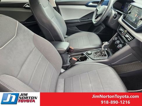 Used 2023 Volkswagen Taos SE w/ Panoramic Sunroof Package AWD/4WD image 15