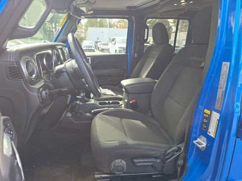 Used 2022 Jeep Wrangler Unlimited Sahara w/ Safety Group image 27