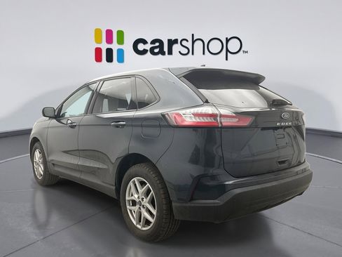 Used 2022 Ford Edge SE image 3
