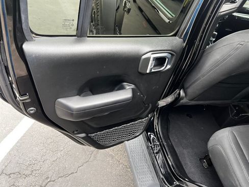 Used 2020 Jeep Wrangler Unlimited Sport AWD/4WD image 21