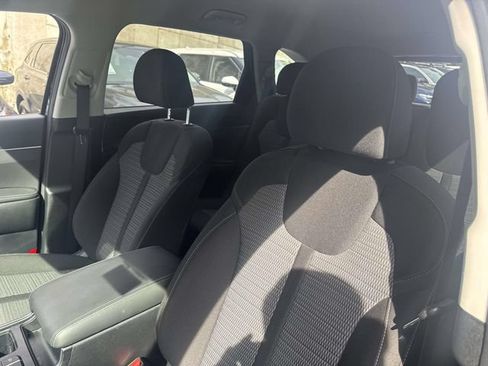 Used 2023 Kia Sorento LX AWD/4WD image 18