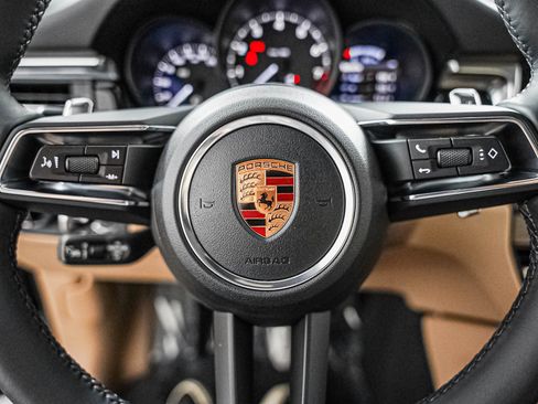 New 2026 Porsche Macan AWD/4WD image 17