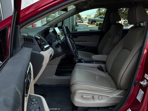 Used 2023 Honda Odyssey Elite image 10