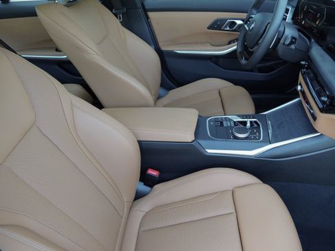 Certified 2025 BMW 330i Sedan RWD image 12