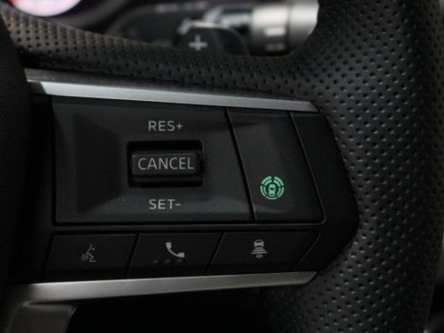 New 2025 Mitsubishi Outlander SE image 10