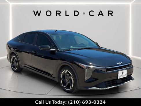 Used 2025 Kia K4 EX FWD image 1