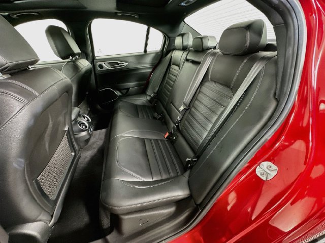 Used 2023 Alfa Romeo Giulia Veloce AWD/4WD image 26