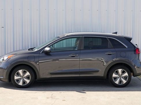 Used 2019 Kia Niro LX image 45