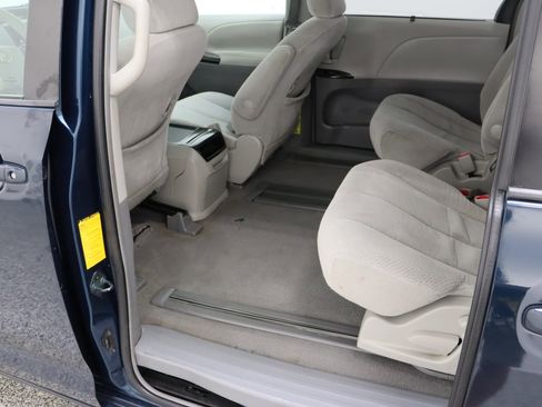 Used 2011 Toyota Sienna LE image 24