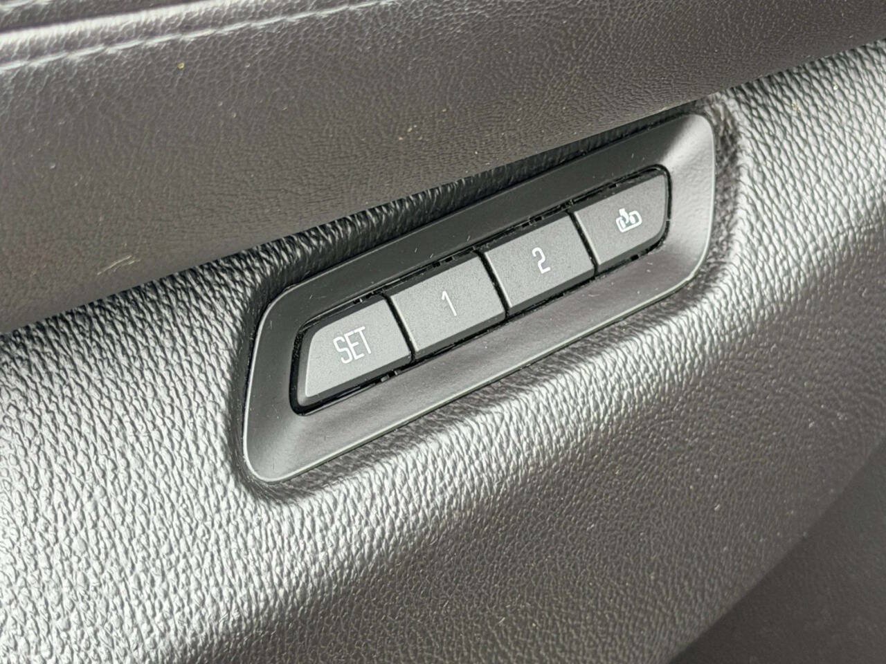 Used 2015 Cadillac Escalade ESV Premium AWD/4WD image 29