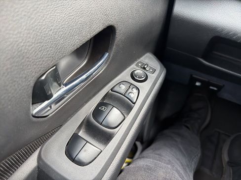 Used 2022 Nissan Kicks SV image 17