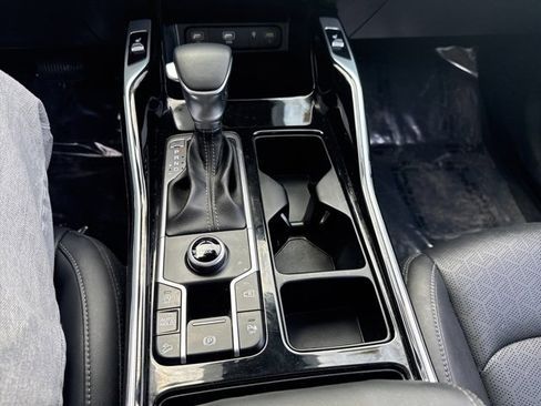 Used 2023 Kia Sorento SX image 16