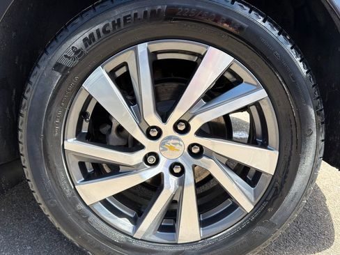 Used 2022 Chevrolet Equinox Premier AWD/4WD image 36