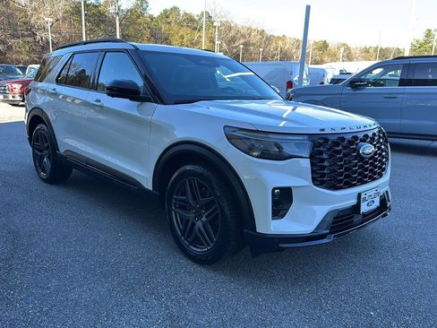 Certified 2025 Ford Explorer ST w/ Sun And Sound Package image 6