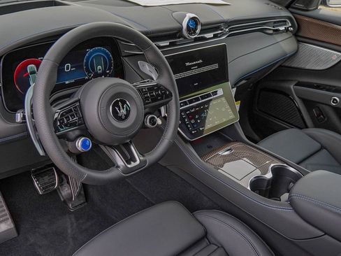 New 2026 Maserati Grecale Modena image 8