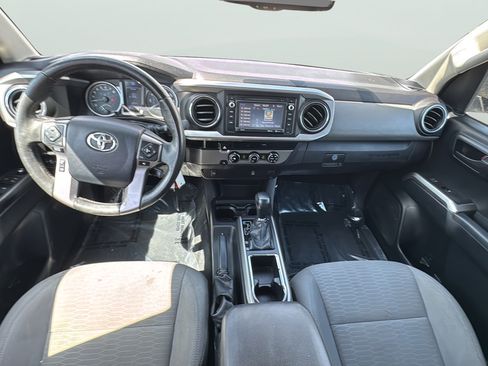 Used 2016 Toyota Tacoma SR5 w/ SR5 Appearance Package (SN) RWD image 31