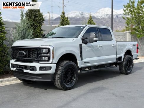 Used 2025 Ford F350 Lariat w/ Black Appearance Package AWD/4WD image 3