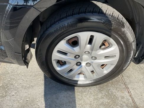 Used 2018 Dodge Journey SE w/ Popular Equipment Group FWD image 11