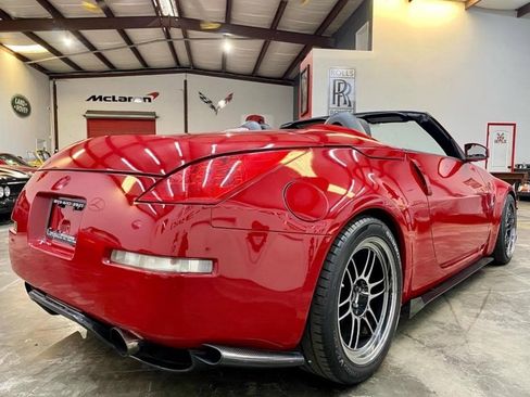 Used 2006 Nissan 350Z Touring image 2