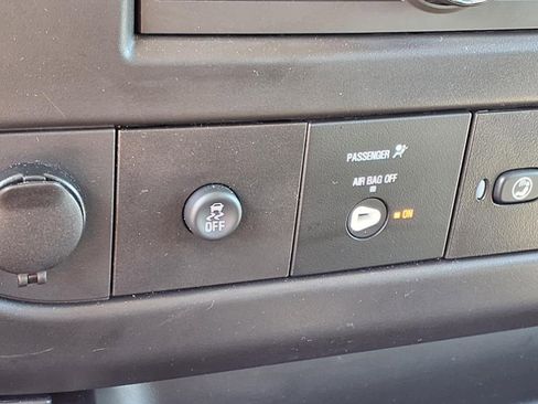 Used 2025 Chevrolet Express 3500 LS image 15