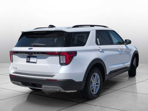 New 2026 Ford Explorer Active RWD image 14