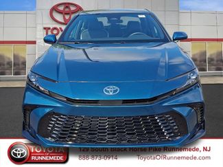 Used 2025 Toyota Camry SE FWD video 2