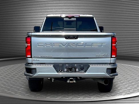 Used 2025 Chevrolet Silverado 2500 High Country w/ Technology Package AWD/4WD image 5