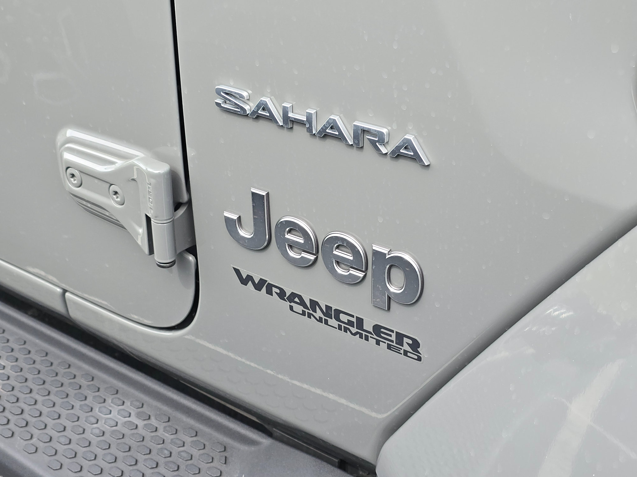 Used 2021 Jeep Wrangler Unlimited Sahara AWD/4WD image 2